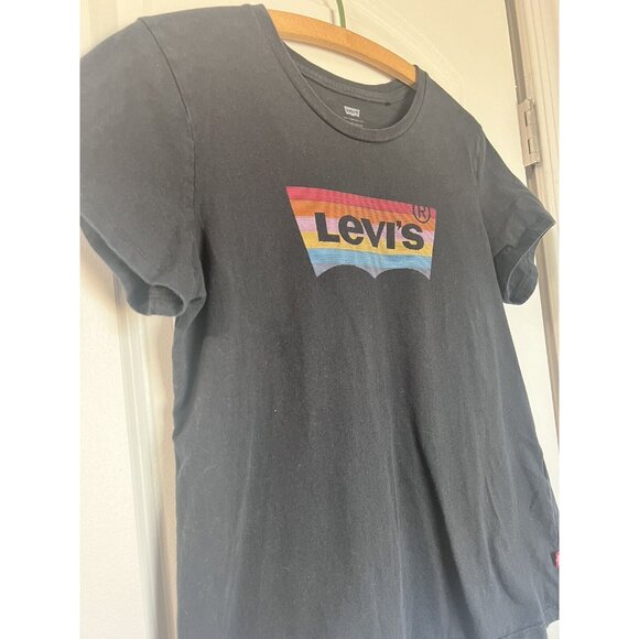 Girls Levi’s T-shirt size‎ Large Black Multi-colored Logo Red Tab - Picture 8 of 9